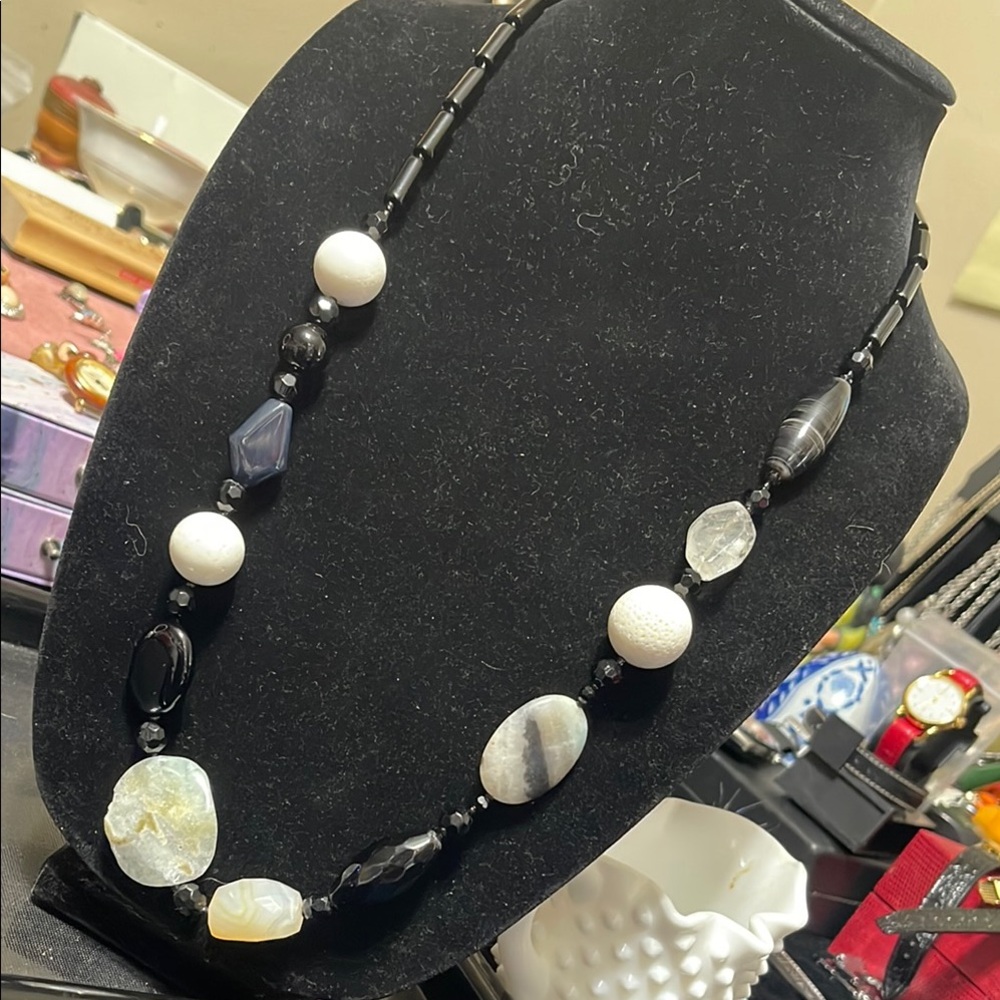 Absolutely Stunning Long Agate Stone Geometric Sh… - image 1